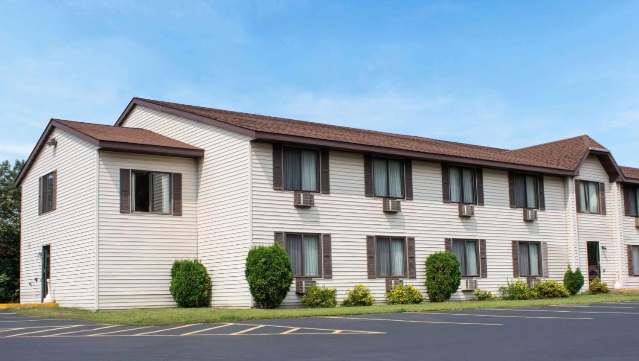 Magnuson Hotel Country Inn Ishpeming Exterior foto