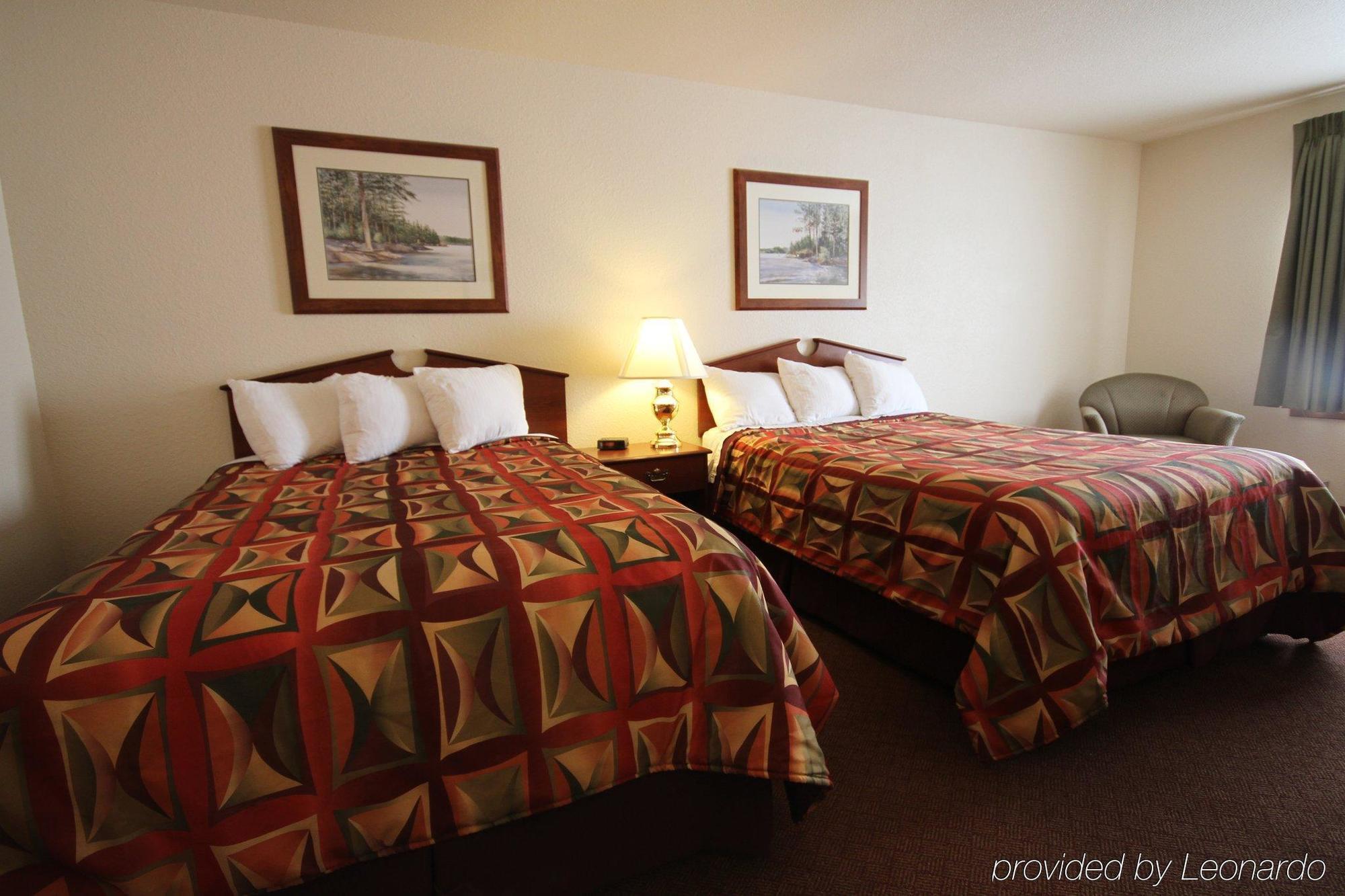 Magnuson Hotel Country Inn Ishpeming Quarto foto
